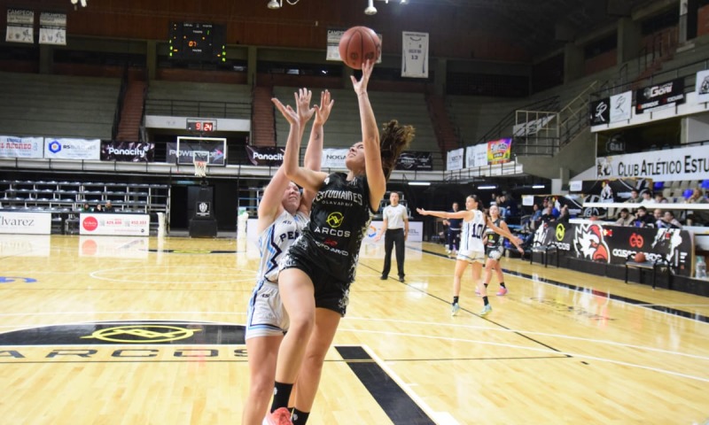 Derrota de Estudiantes en su debut como local en el Pre-Federal